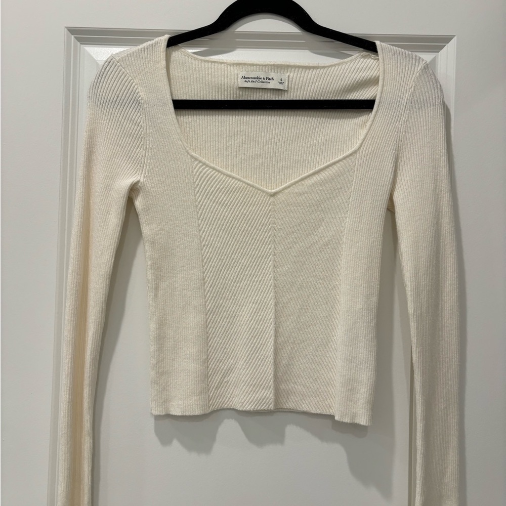Viral Abercrombie & Fitch Cropped Cream Long Sleeve Top